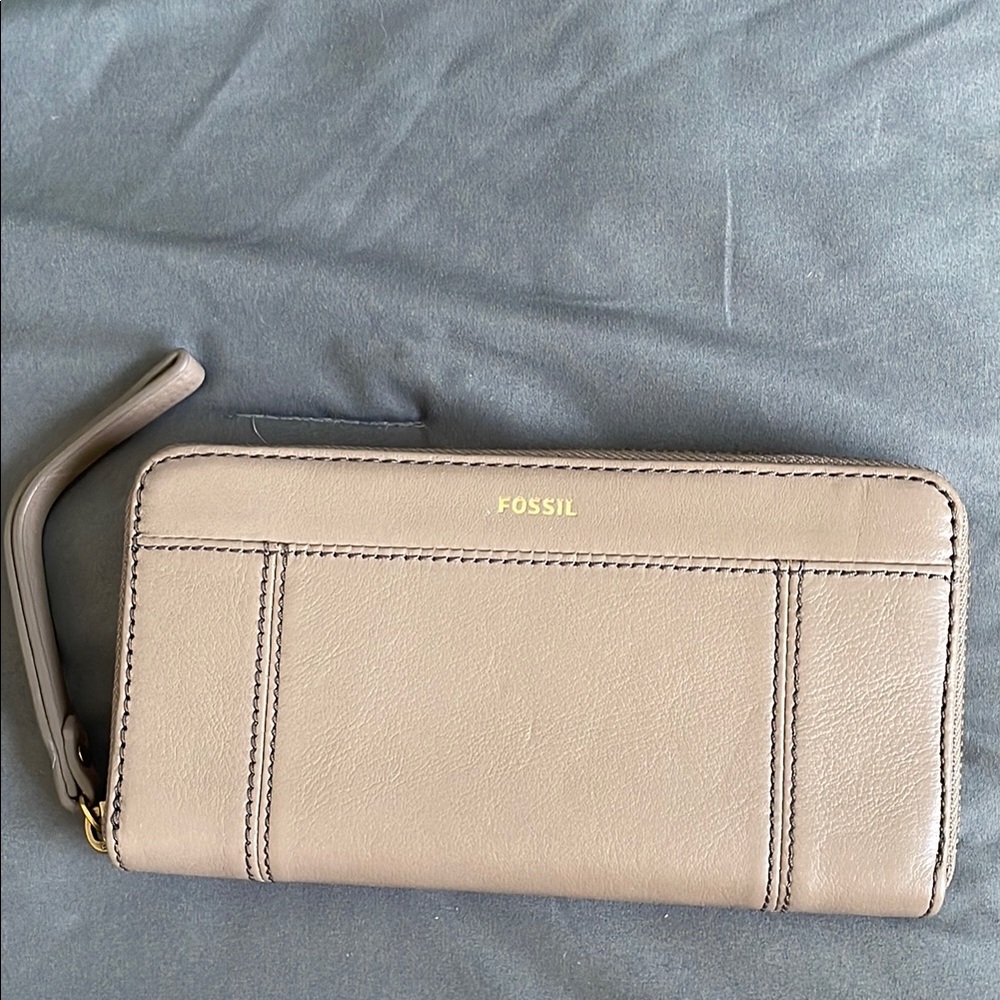 Fossil Leather Wallet Classic Design in ‘Vintage Khaki’
